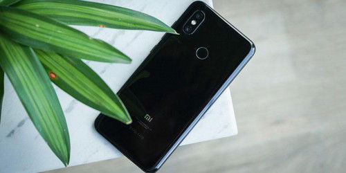 So sánh Xiaomi Mi 8 và Mi 6 chính hãng: Sự thay đổi ngoạn mục của Xiaomi