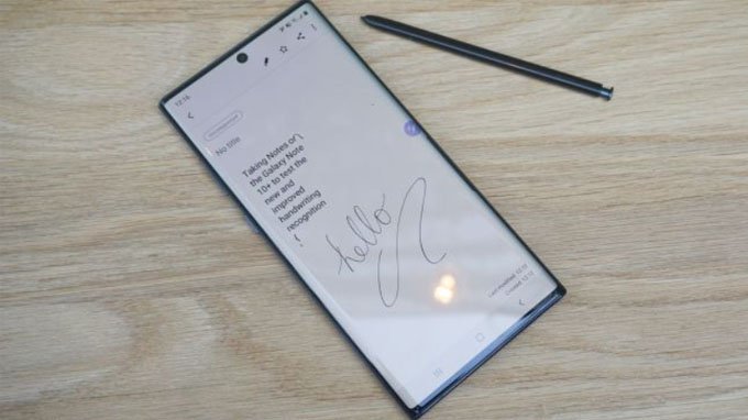  bút S-Pen trên Galaxy Note 10 Plus Hàn Quốc còn được hỗ trợ điều khiển bằng cử chỉ