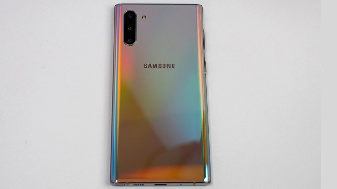 Galaxy Note 10 Ánh cực quang là kết hợp nhiều màu sắc