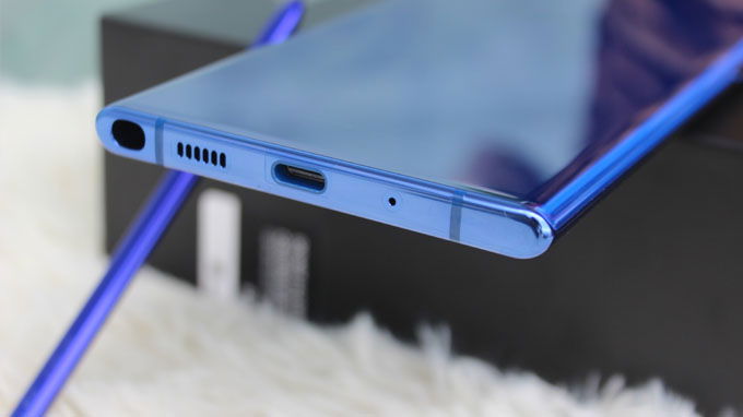 Galaxy Note 10 đã loại bỏ jack cắm tai nghe 3.5mm