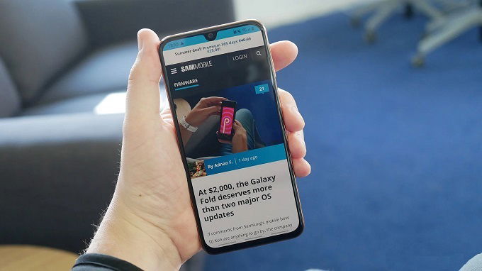 Galaxy A40 với màn hình Infinity U