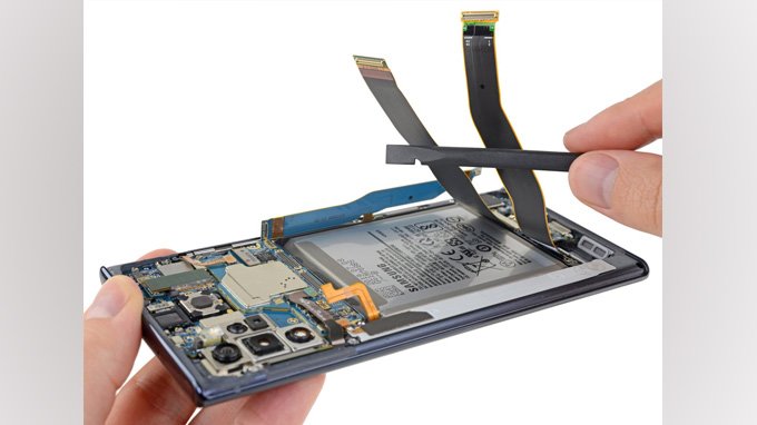 Mổ bụng Galaxy Note 10+ 5G để thấy kết cấu bên trong