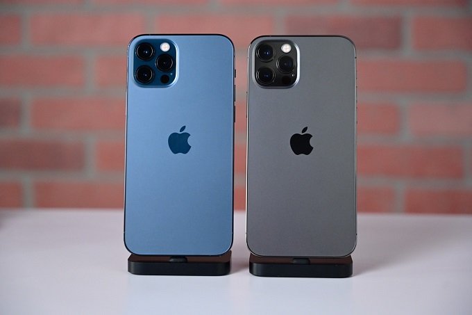 Phiên bản màu xanh và đen của iPhone 12 Pro Max