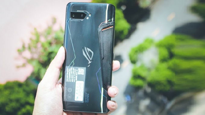 Thiết kế ROG Phone 2 thực sự cá tính