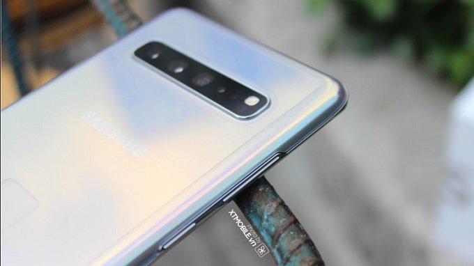 Galaxy S10 5G màu bạc rất bắt mắt