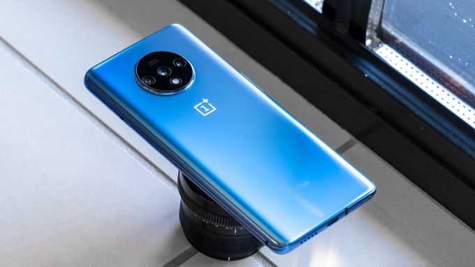 OnePlus 7T mang cụm camera chất lượng hơn