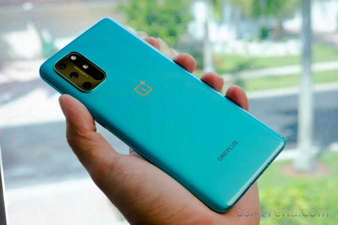 OnePlus 8T mang khá nhiều thay đổi với thế hệ tiền nhiệm 