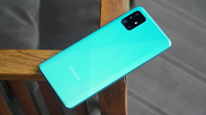 Galaxy A51 vừa ra mắt