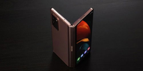 Mở hộp và trên tay nhanh Galaxy Z Fold 2 - một phiên bản hoàn thiện hơn của Galaxy Fold năm ngoái