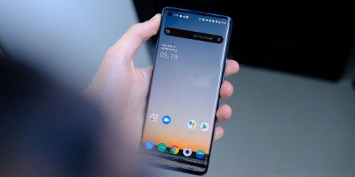 Trên tay OnePlus 8 - Một bản nâng cấp thông số của OnePlus 7T, nhưng không còn là Flagship killer nữa