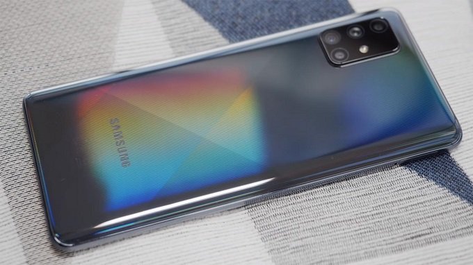 Samsung Galaxy A71 với pin 4500mAh