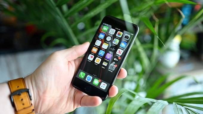 iPhone SE 2020 - Nhỏ gọn, đủ mạnh mẽ nhưng đã lỗi thời