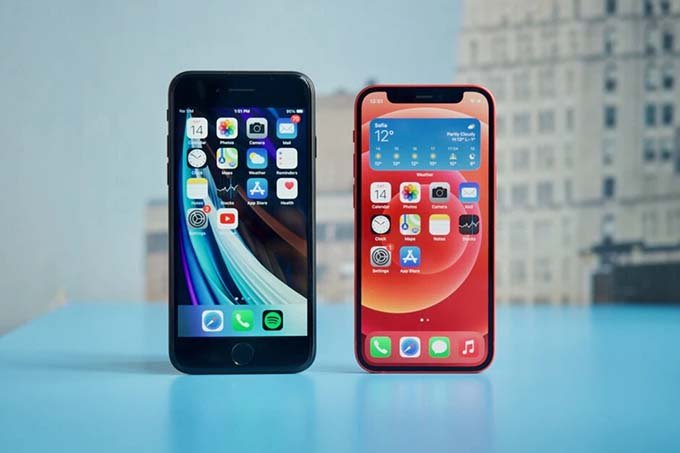 Nên mua iPhone 12 mini hay iPhone SE 2020?