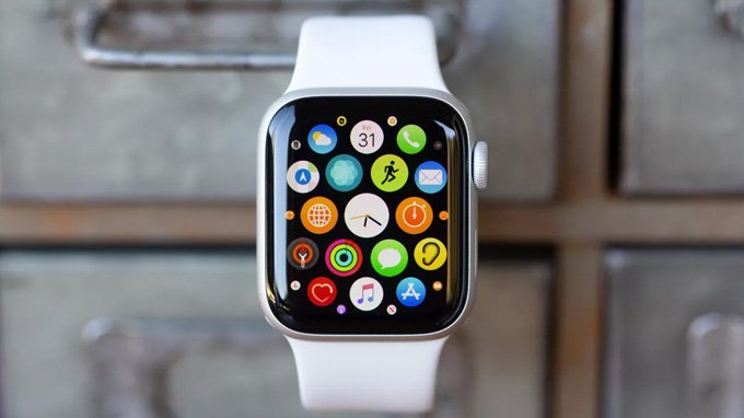 Màn hình Apple Watch series 5 40mm GPS được sử dụng tấm nền AMOLED 