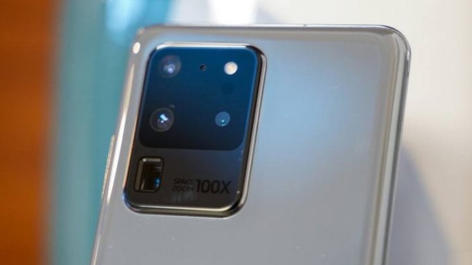 Camera selfie trên Galaxy S20 Ultra 256GB là ống kính 40MP