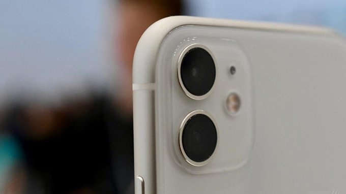 iPhone 11 có thiết lập camera kép phía sau