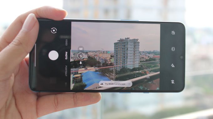 Camera OnePlus 7T được thiết kế khá độc đáo