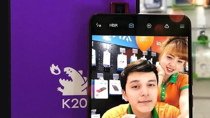Camera selfie của Redmi K20 Pro có khả năng thò thụt