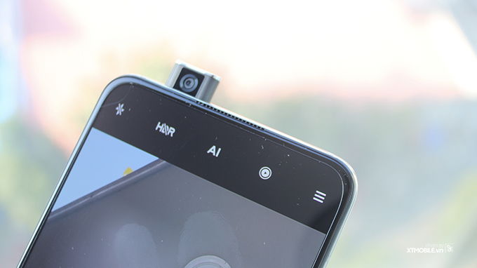 Điện thoại sở hữu hệ thống camera selfie pop-up độc đáo 