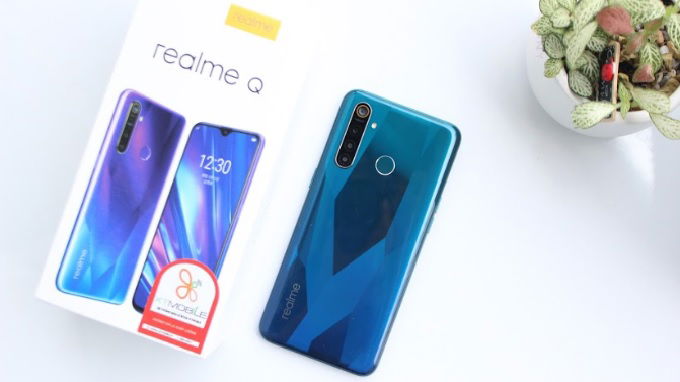 Thiết kế mặt lưng Realme X sang chảnh