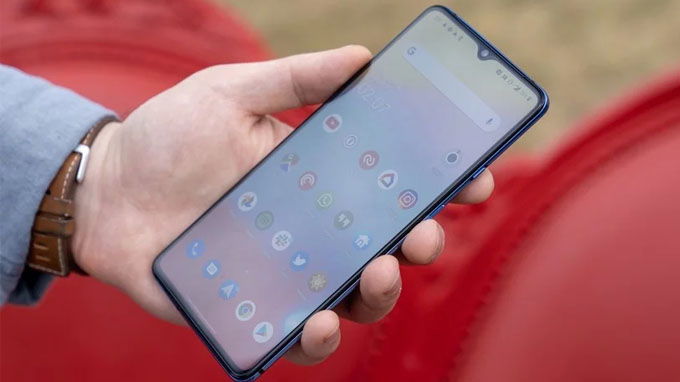 OnePlus 7T chạy trên hệ điều hành Oxygen OS 10 dựa trên Android 10