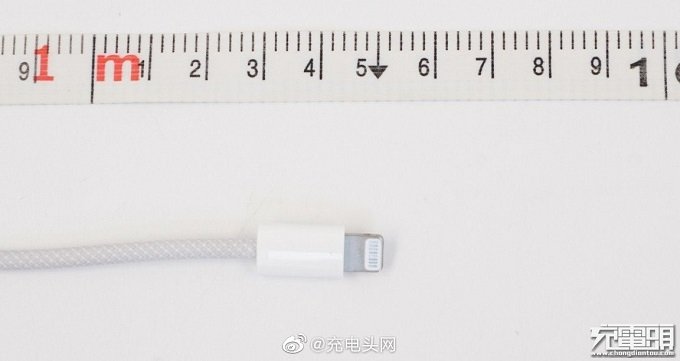 Hình ảnh dây cáp USB-C to Lightning bện vải