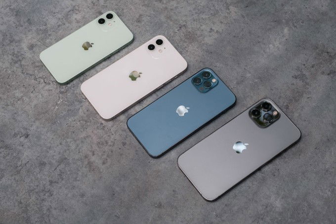 iPhone 12 series có RAM bao nhiêu?