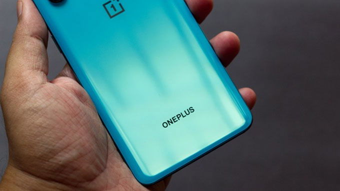 ​Logo “1+” mới được OnePlus thiết kế lại, phía dưới là tên thương hiệu OnePlus