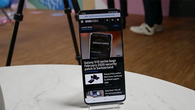 Galaxy S20 Ultra là điện thoại có màn hình lớn nhất hiện nay của Samsung với kích thước 6.9 inch