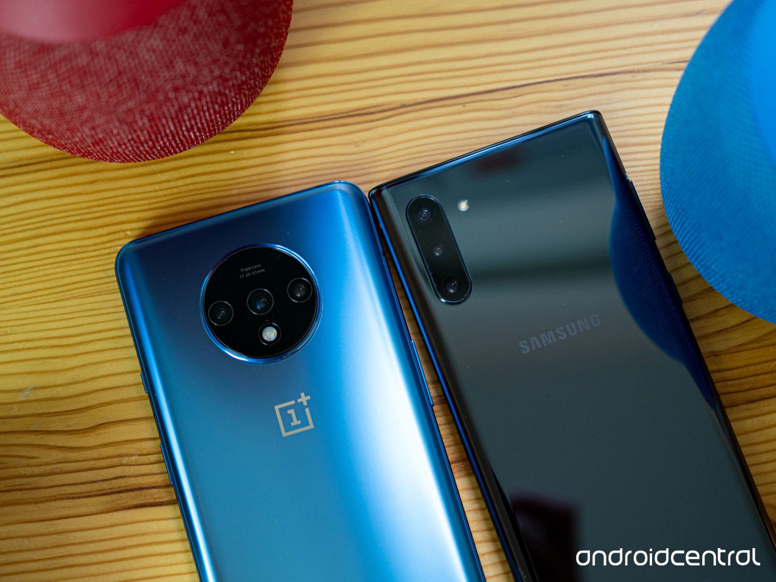 Giống như Note 10, OnePlus 7T có bốn ống kính, trong đó 3 camera chính phía sau và 1 camera selfie trước.