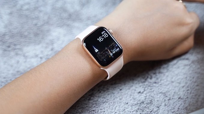 Apple Watch Series  5 GPS còn được nâng cấp cảm biến đo nhịp tim và điện tâm đồ 