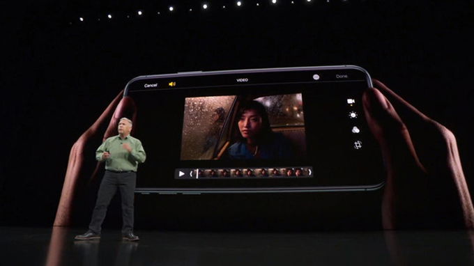 iPhone 11 Pro cũng tương hỗ cù phim độ sắc nét 4K với 60 khuông hình/giây 