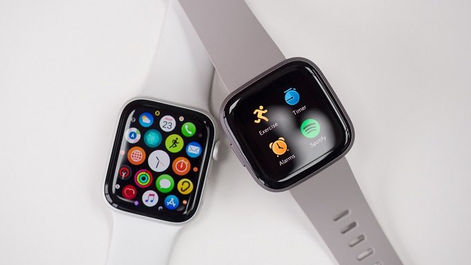 Cả 2 mẫu smartwatch đều chăm sóc và theo dõi sức khỏe bạn