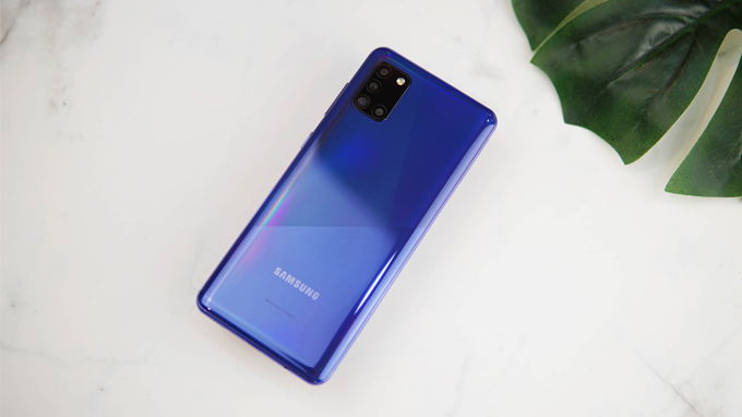 Thiết kế galaxy a31 nổi bật với các đường vân kim cương