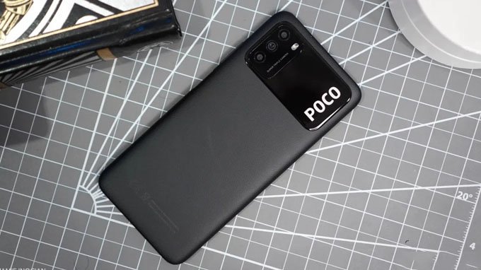 Xiaomi Poco M3 64GB được hoàn thiện từ chất liệu nhựa