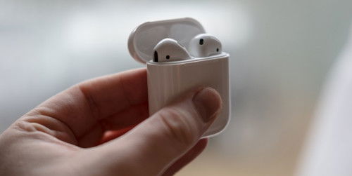 Apple sẽ hợp tác với Luxshare-ICT để sản xuất hàng triệu tai nghe AirPods tại Việt Nam nhằm giảm bớt sự phụ thuộc vào Foxconn