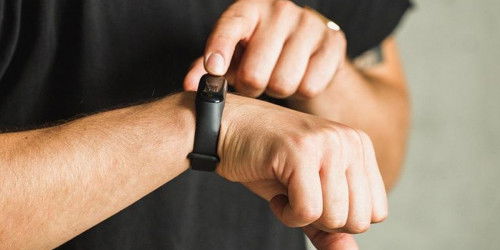 Xiaomi Mi Band 5: màn hình 1,2 inch, hỗ trợ Google Pay, giá chỉ 600 ngàn đồng