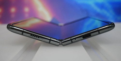 Galaxy Fold Lite giá rẻ sẽ được phát hành vào năm sau, giá khởi điểm chỉ 900 USD