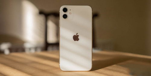 iPhone 11 đã cạnh tranh với các flagship khác bằng cách nào?