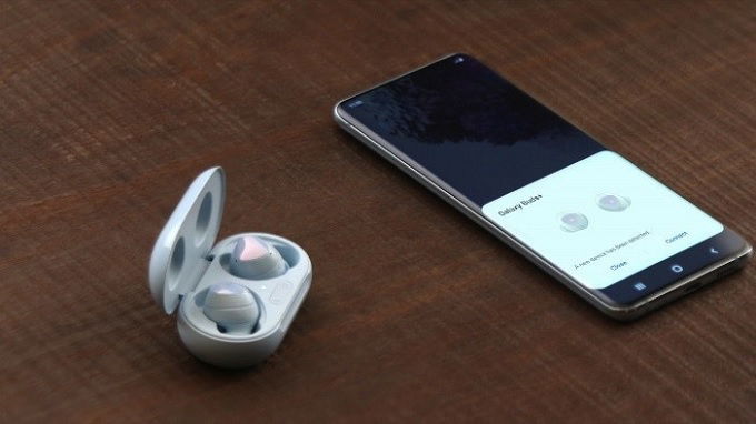 Galaxy Buds Plus nhỏ gọn, dễ mang theo trong túi