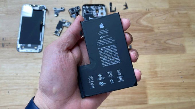 Viên pin của iPhone 12 Pro Max