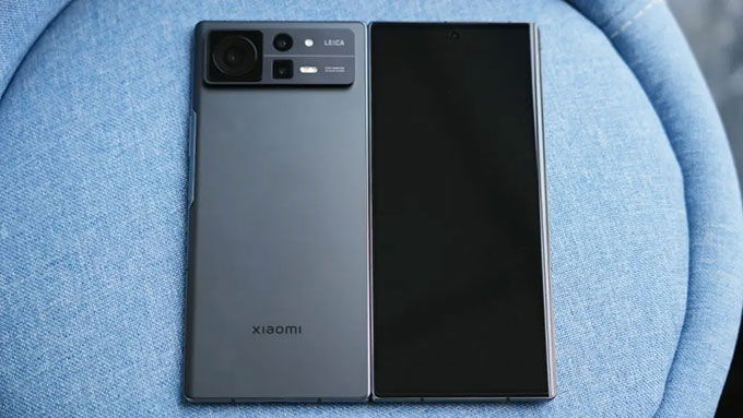 Một số hình ảnh thực tế của Xiaomi MIX Fold 2: mặt lưng