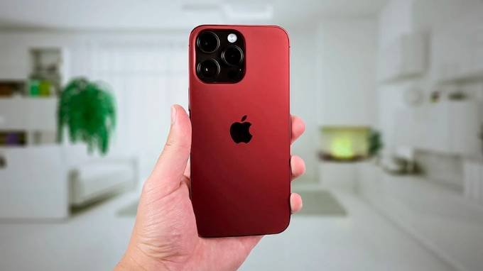 iPhone 15 Pro Max nổi bật với phiên bản màu đỏ rượu vang