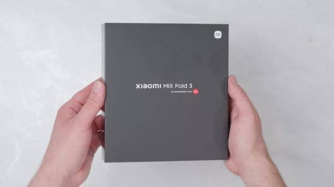 Trên tay hộp Xiaomi MIX Fold 3