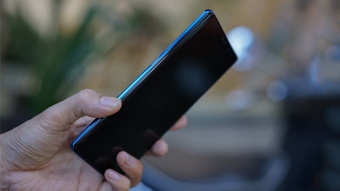 Lí do Galaxy Note 8 Hàn Quốc xuống giá