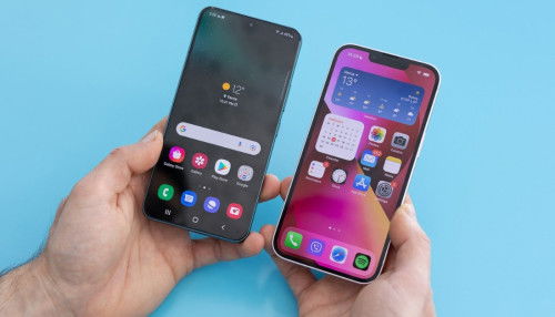 So sánh màn hình iPhone 13 và Samsung Galaxy S22: Có gì khác biệt?