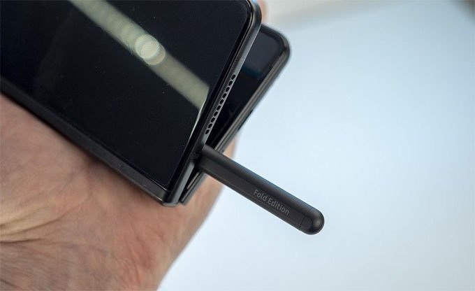 bút S Pen trên Galaxy Z Fold 4
