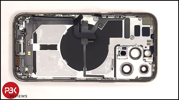 Mặt lưng máy được trang bị trên iPhone 14 Pro Max