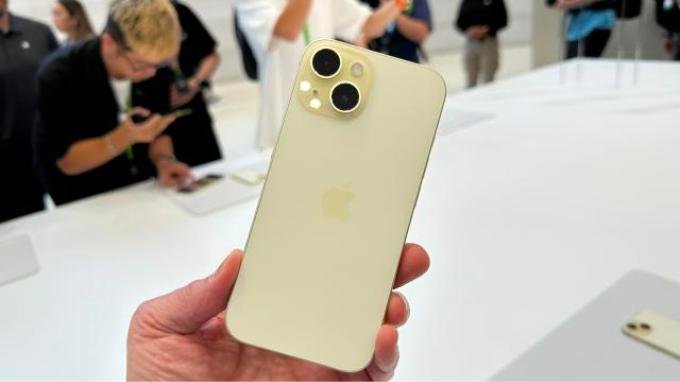 iPhone 15 Plus màu vàng
