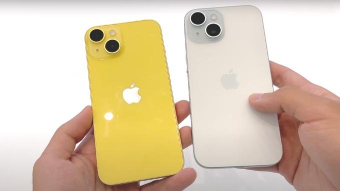 So sánh mặt lưng iPhone 15 và iPhone 14